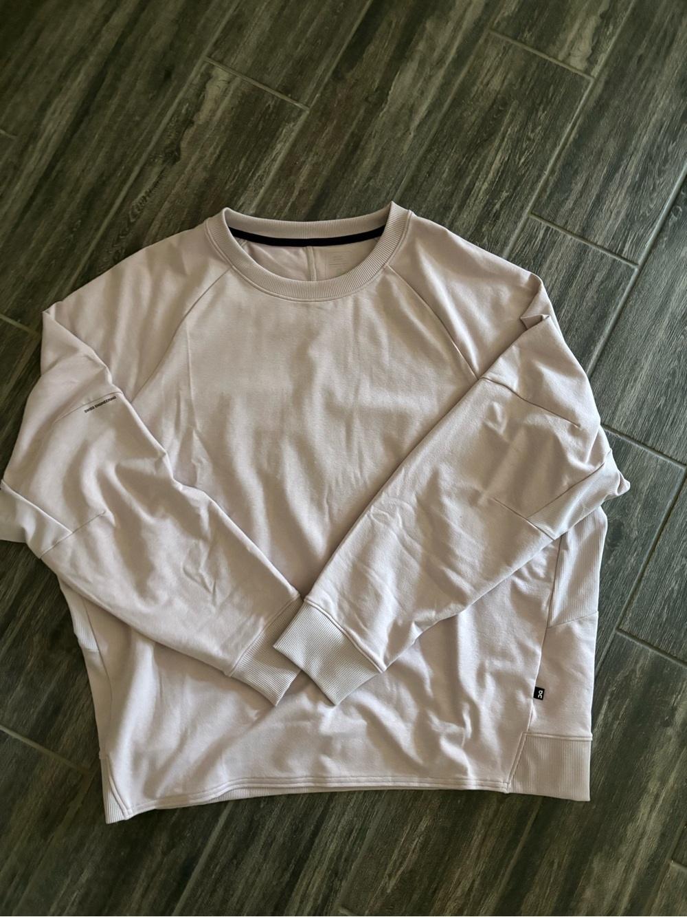 On Running- Women’s Movement Crew size XL